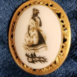 Vintage Gold and Black Cameo Brooch